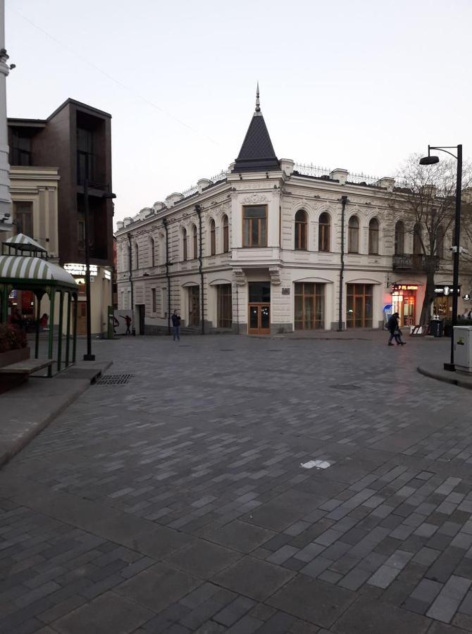 Smoking Lion Apartment Tbilisi Exterior foto